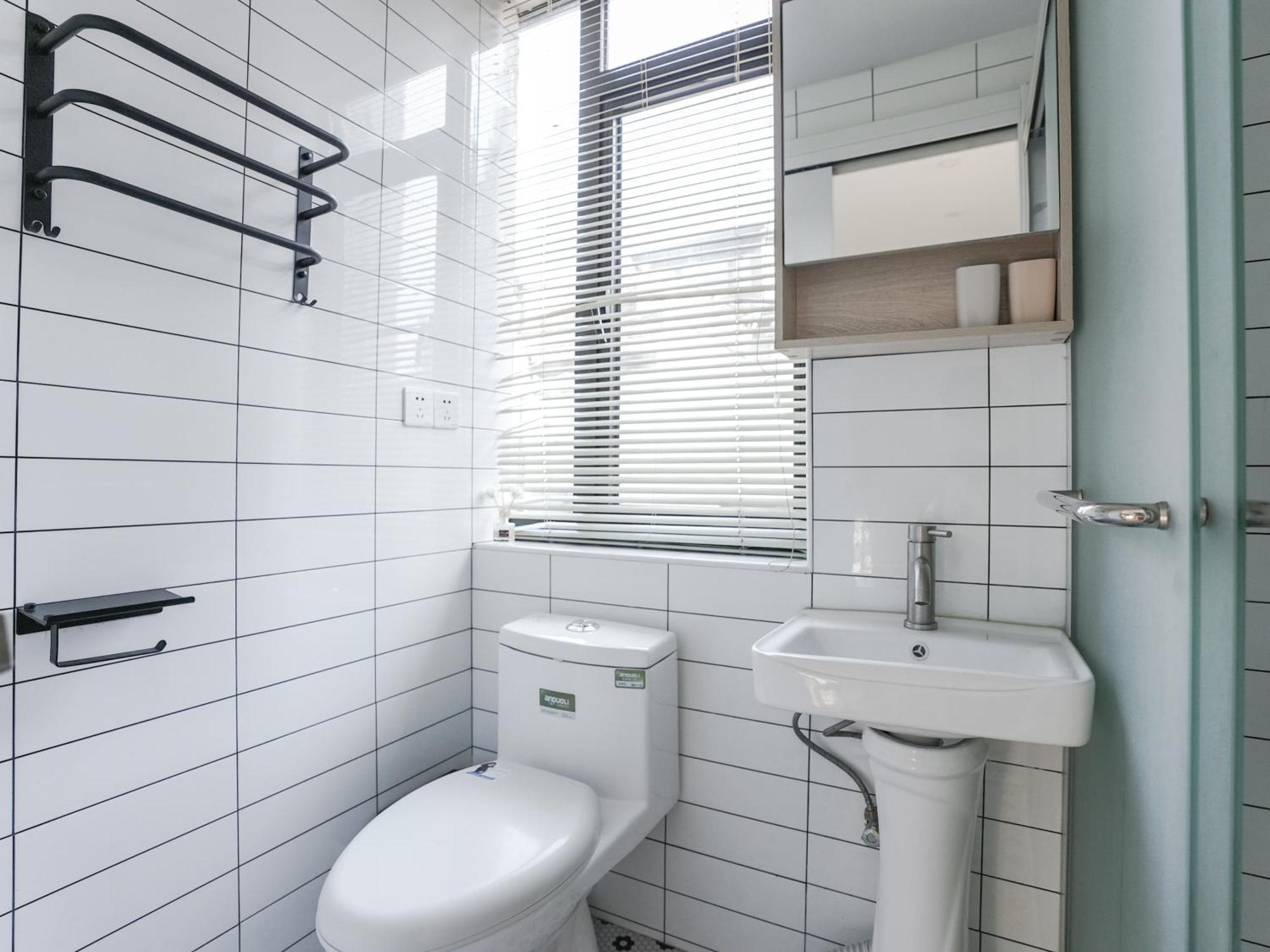 Apartment Wutong District Sunshine 2 Bedrooms 2 Beds With Kitchen And Bathroom, Laundry And Cooking, Close To Zhongshan Park Business District Leyihome Close To Zhongshan Park