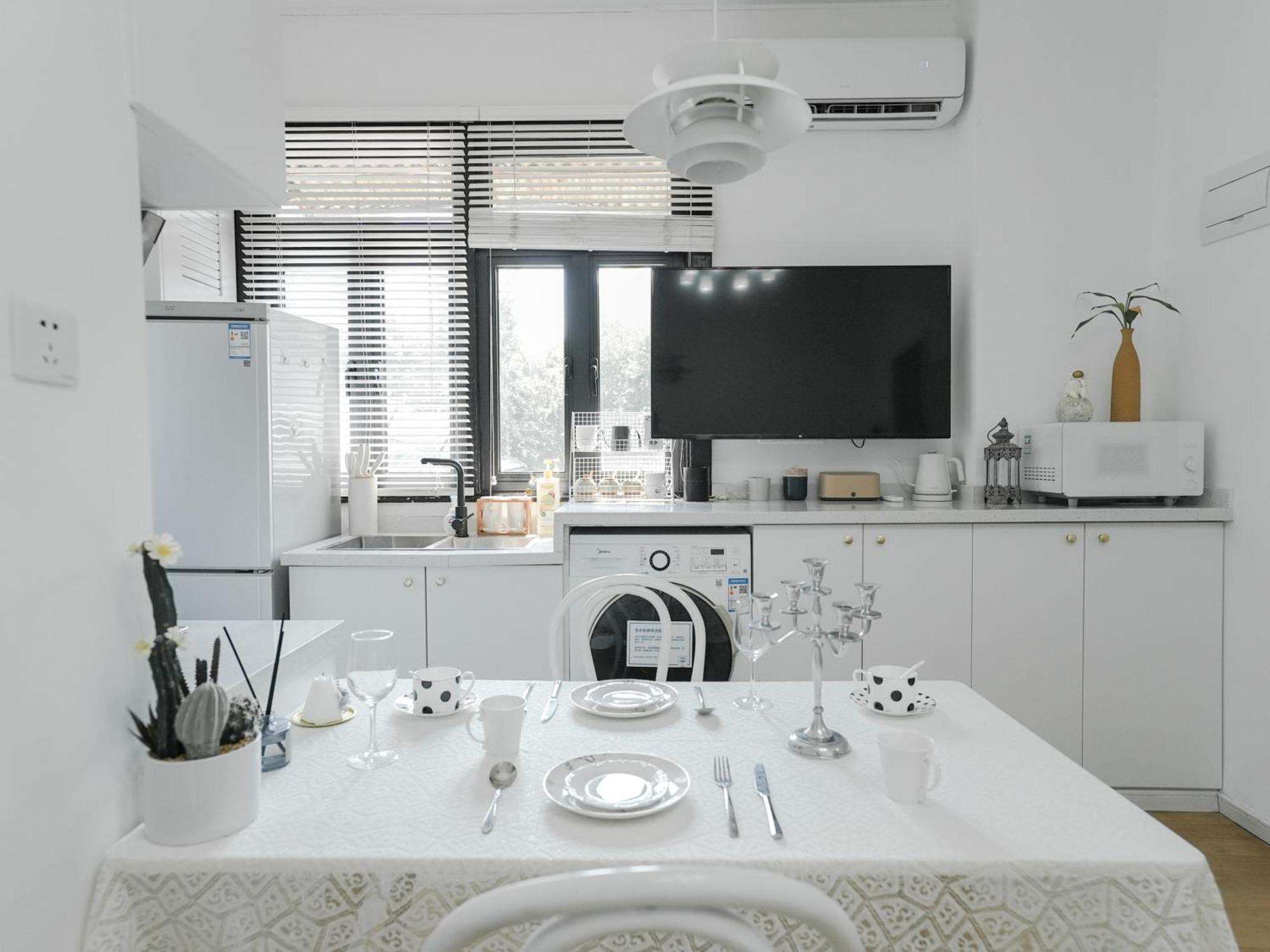 Wutong District Sunshine 2 Bedrooms 2 Beds With Kitchen And Bathroom, Laundry And Cooking, Close To Zhongshan Park Business District Leyihome Close To Zhongshan Park Apartment