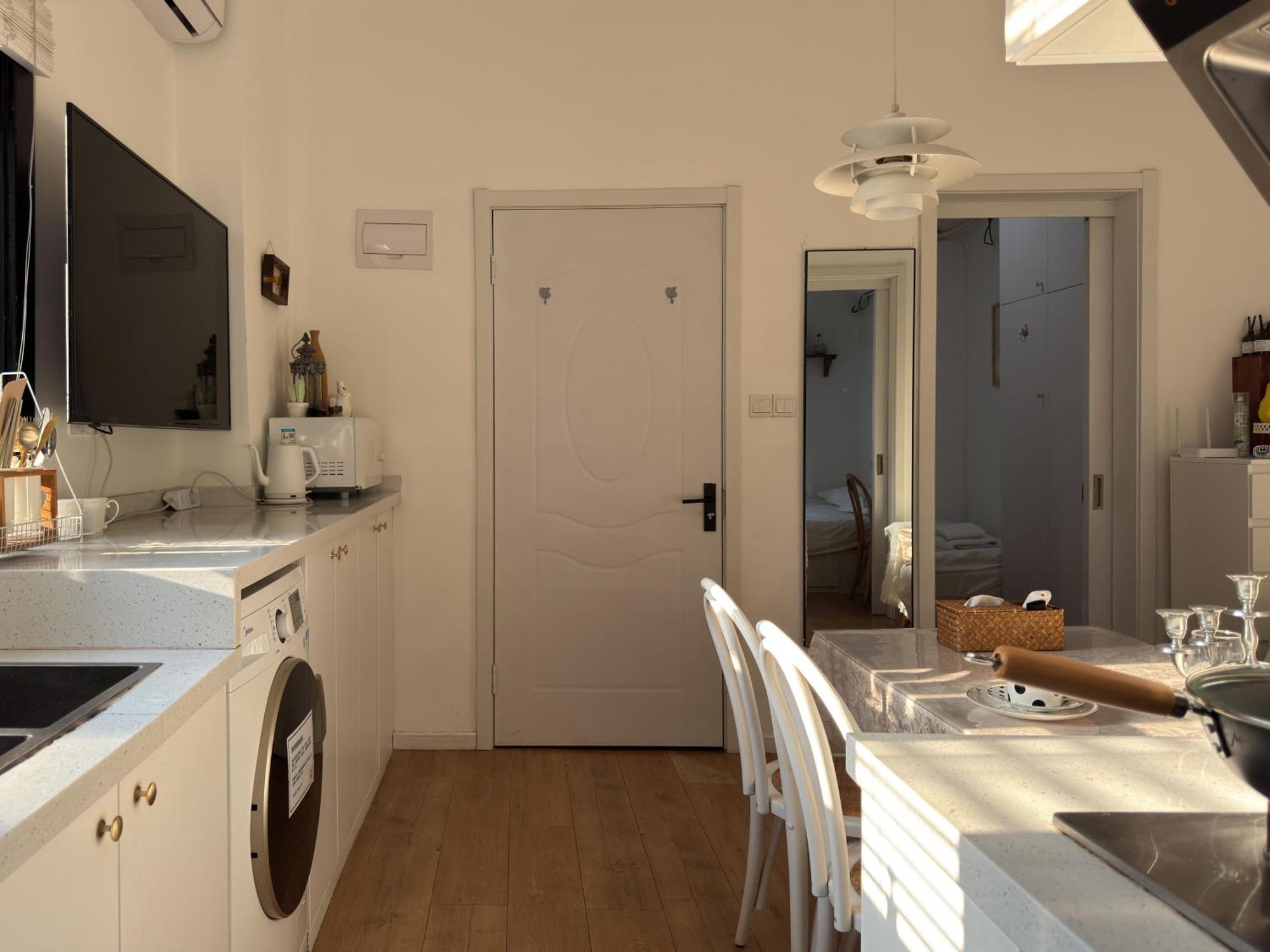 Apartment Wutong District Sunshine 2 Bedrooms 2 Beds With Kitchen And Bathroom, Laundry And Cooking, Close To Zhongshan Park Business District Leyihome Close To Zhongshan Park Shanghai
