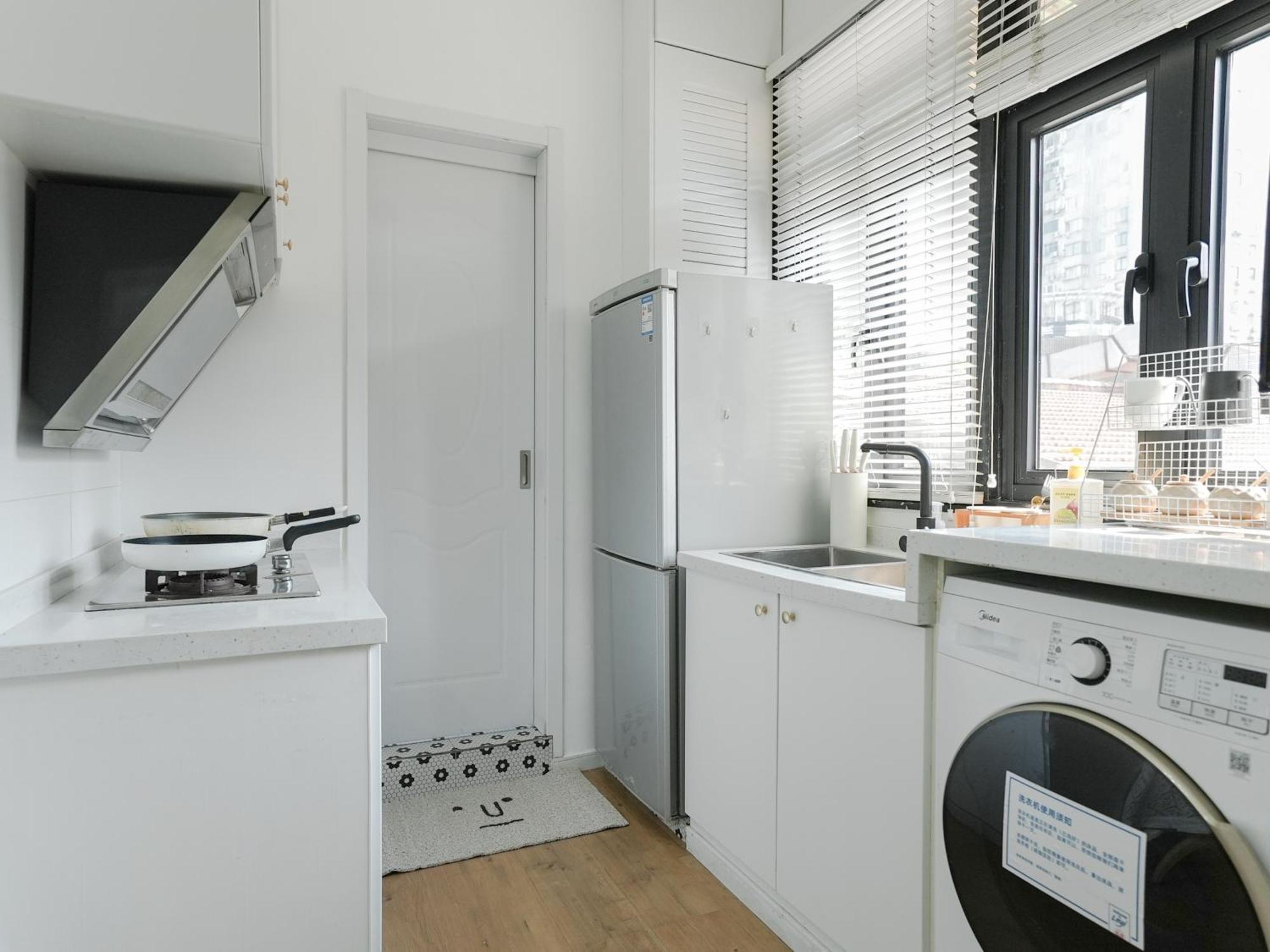 Wutong District Sunshine 2 Bedrooms 2 Beds With Kitchen And Bathroom, Laundry And Cooking, Close To Zhongshan Park Business District Leyihome Close To Zhongshan Park *