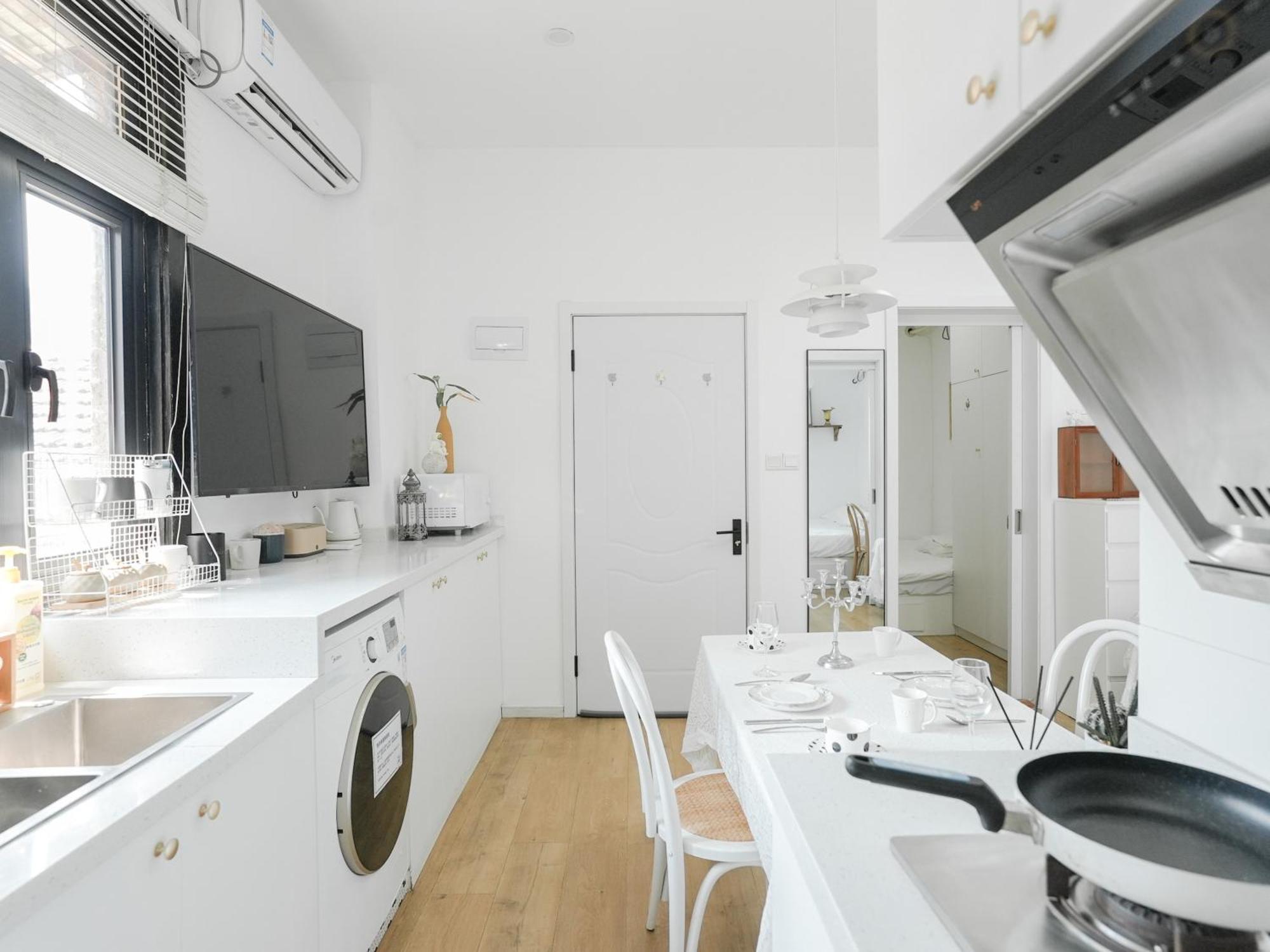 Wutong District Sunshine 2 Bedrooms 2 Beds With Kitchen And Bathroom, Laundry And Cooking, Close To Zhongshan Park Business District Leyihome Close To Zhongshan Park Shanghai